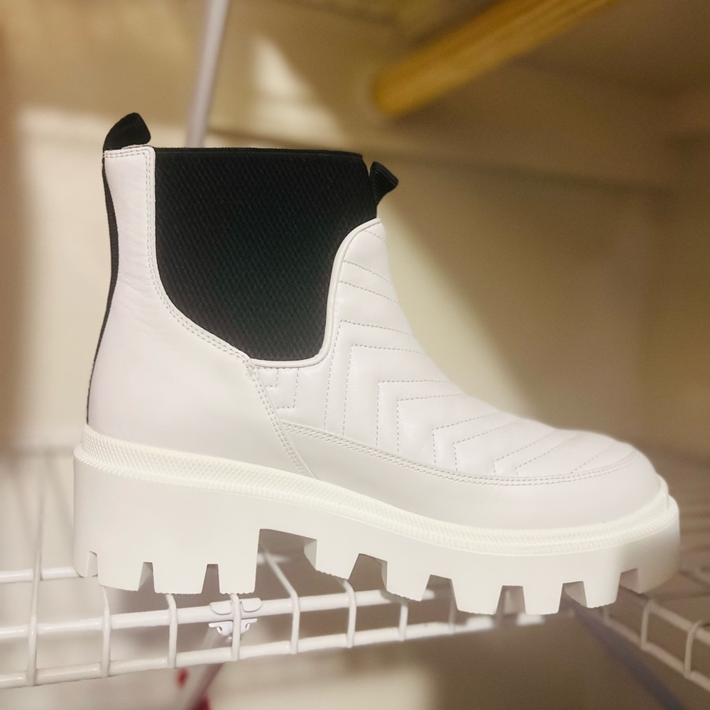 BRAND NEW GUCCI BOOTS - Picture 4 of 4